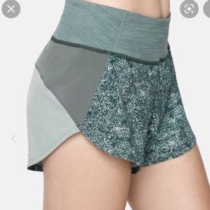 Outdoor Voices Pebble Green Hudson Shorts Small